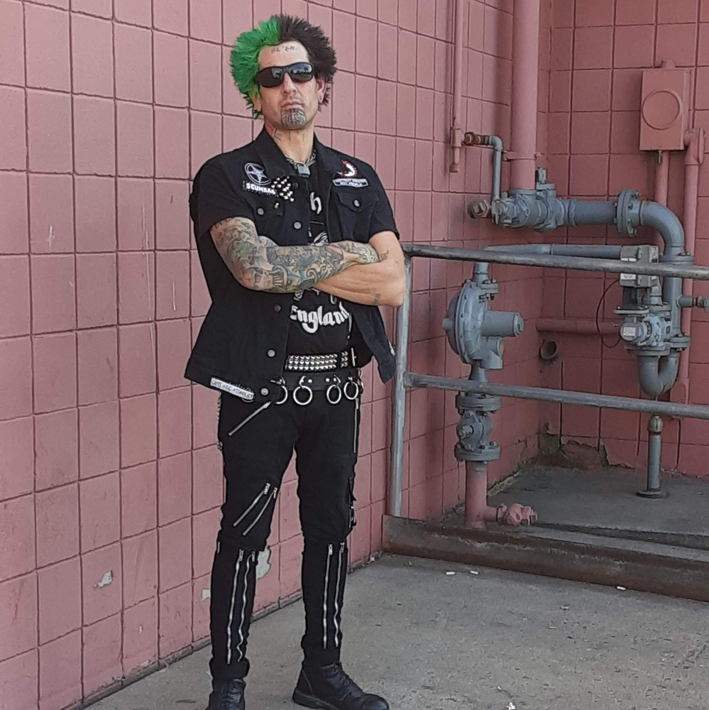 Meet your Posher, Wayne